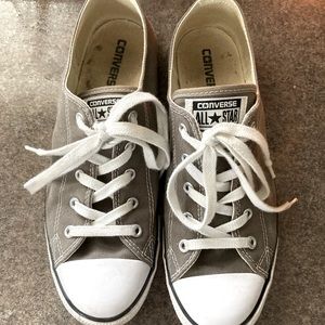 Size 10 women’s Converse